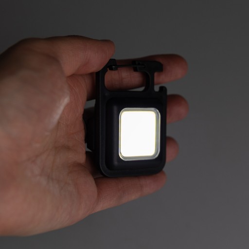 MINI LED COB BATERKA VRECKA 5v1 OTVÁRAČ, STOJAN, MAGNET, PRÍRUČKA NA KĽÚČE