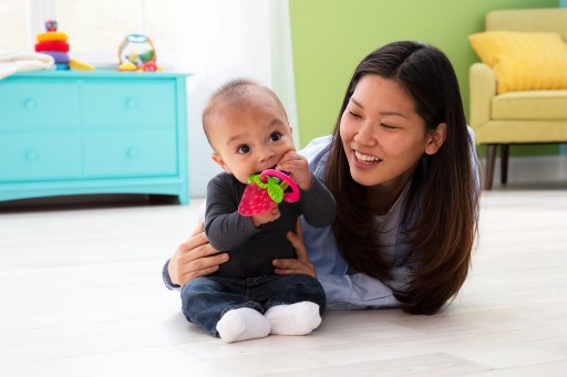 Hryzadlá na ovocie Lamaze TOMY