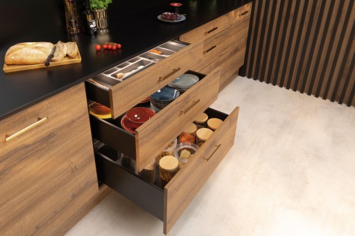 Upevnenie prednej časti vnútornej zásuvky. Matrix S Slim black H199