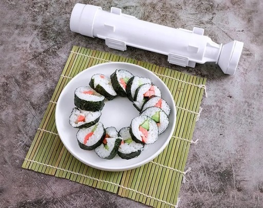 STROJ NA VÝROBU SUSHI TRUBIEK BAZOOKOVÝ VALEC