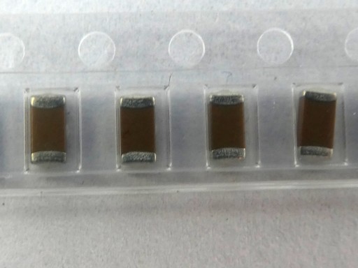 Keramický MLCC SMD 1000nF 1uF 10% 50V DC 20ks