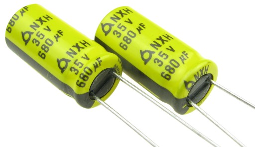 Elektrolytický kondenzátor 680uF/35V LOW ESR SamYoung NXH /4276