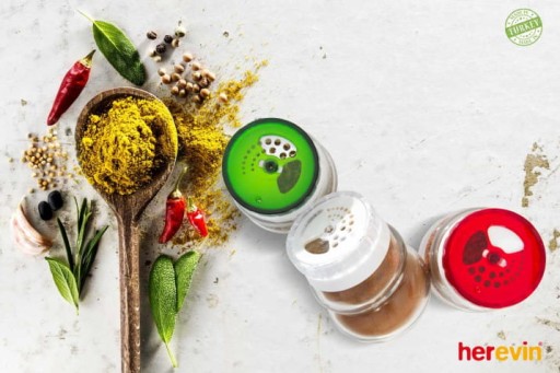 SKLENÁ SOĽNIČKA PAPRIKA 150ml