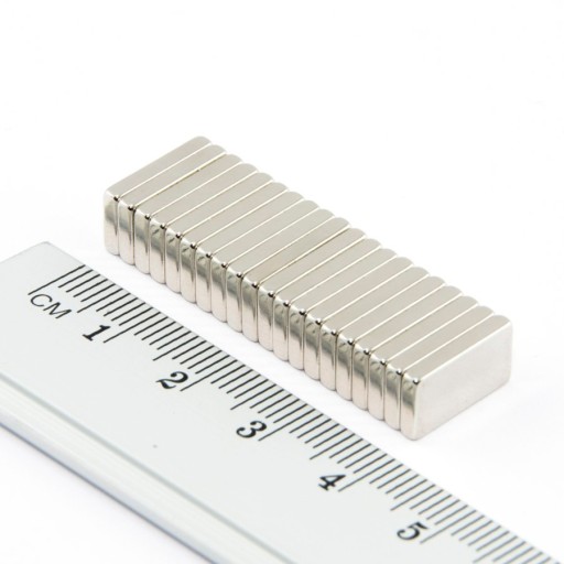 NEODYMOVÝ MAGNET TANIER 13x7x2 N38 - 15 KS