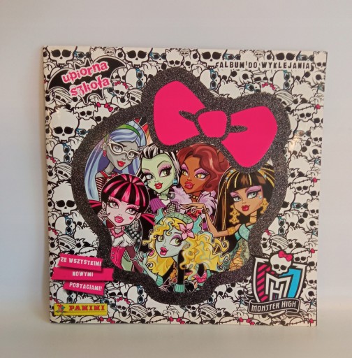 NÁLEPOVÝ ALBUM MONSTER HIGH GHOST SCHOOL MH
