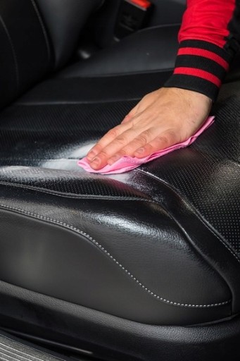 AUTOLAND KOŽENÁ PENA VČELÍ VOSK 400ML SPREJ