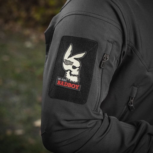 NÁŠIVKA ZNAKU BAD BOY, SVIETEĽNÝ VELCRO M-TAC, ČIERNA