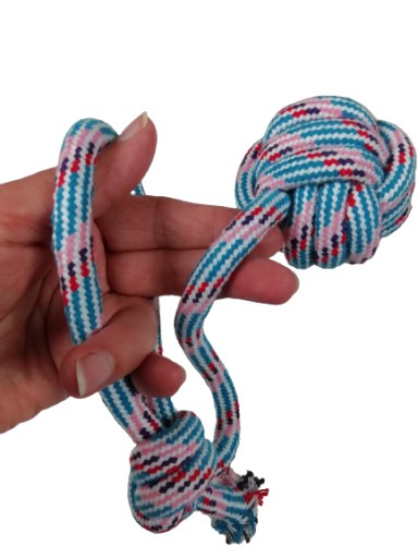 Pletená loptička na šnúrke pre psíka 6,5 cm