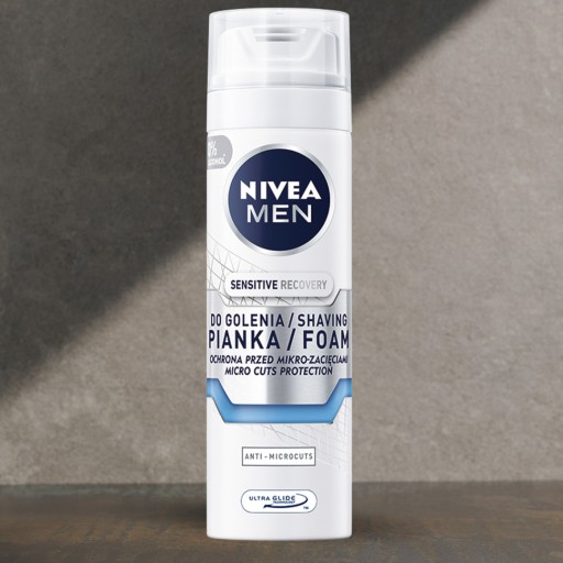 NIVEA Men Sensitive regeneračná pena na holenie 200 ml