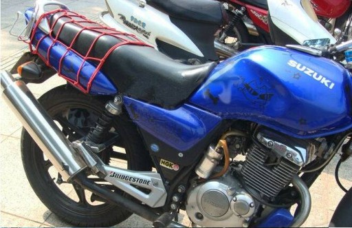 SIEŤ NA BATOŽINU NA MOTORKU PRILBU NA MOTORKU