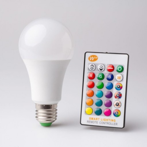 Farebná E27 8W RGB teplá LED žiarovka s diaľkovým ovládaním