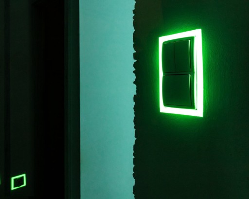 GLOW IN THE DARK TAPE - SAMOLEPIACA fosforeskujúca FLUORESCENTNÁ