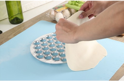 Forma na halušky, halušky na ravioli, forma na vykrajovanie