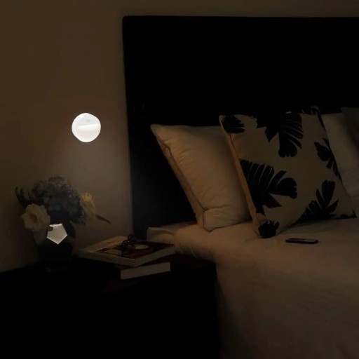 BEZDRÔTOVÁ LED SCHODISKOVÁ NOČNÁ LAMPA SÚMRAK SNÍMAČ POHYBU JE V PREVÁDZKE