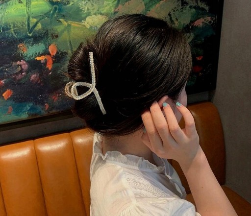 Perleťovo zlatá ozdobná kovová spona do vlasov