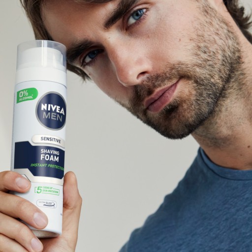 NIVEA Men Sensitive upokojujúca pena na holenie 200 ml