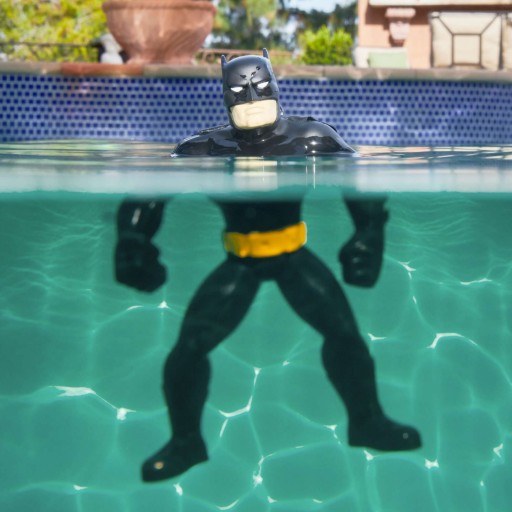 BATMAN PLÁVAJÚCA POSTAVKA 21 CM PRE VODNÉ ZÁBAVKY V BAZÉNE