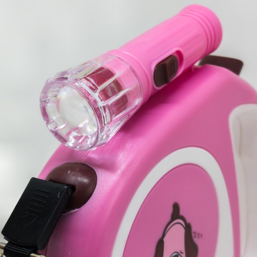 VODÍTKO PRE PSA MAČKU AUTOMATICKÁ PEVNÁ PÁSKA 5M SO ZÁMKOM 15KG LED BATERKA