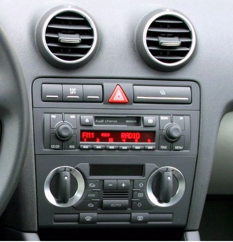 Audi A3 8P 8PA A3 SPORTBACK Rám na rádio 1DIN