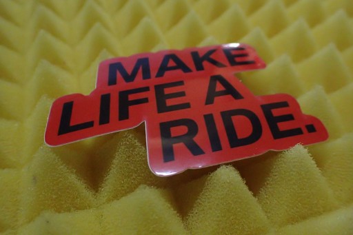 NÁLEPKA BMW MOTORRAD MAKE LIFE A RIDE 7,5 x 5,1 cm