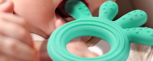 BABYONO hryzátka silikónová masáž žuvačiek zelenej chobotnice
