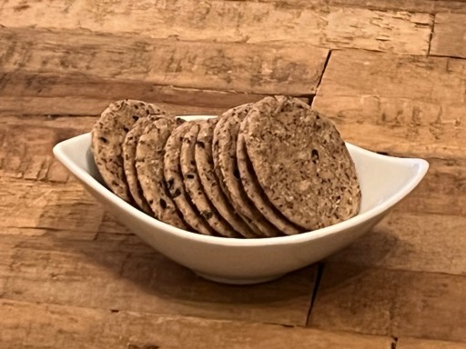 SCHRÁNKY SO SEZAMOM A PAPRIMOU 100g
