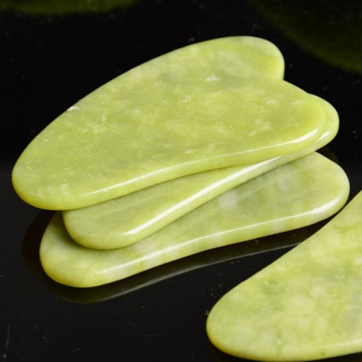 GUA SHA KAMEŇ, JADEITOVÝ MASÁŽER NA MASÁŽ TVÁRE, PLOCHÝ JADEOVÝ TANIER
