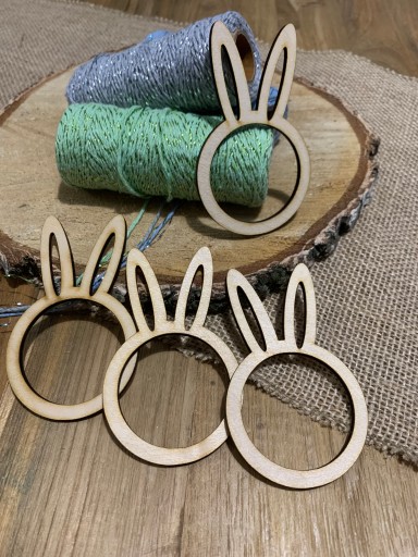 Zajac základ pre veľkonočnú obruč macrame scrapki