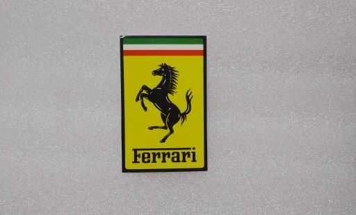 NÁLEPKA S LOGOM FERRARI 5,4 x 8,5 cm