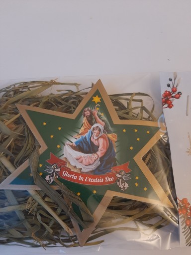 VIANOČNÉ SENO POD obrusom