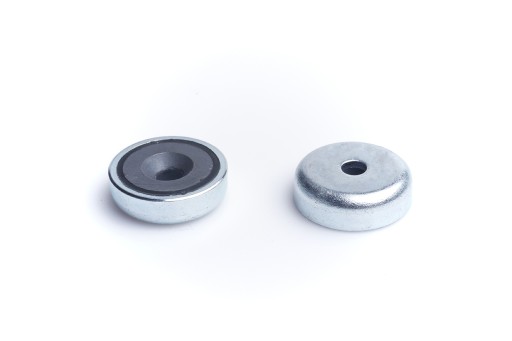 Feritový magnetický držiak UM 20x6,5 s otvorom na skrutku, sada 5 kusov