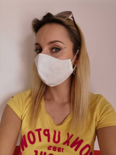 Maska z netkanej textílie - biela - veľkosť M, profilovaná, dvojvrstvová