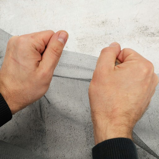 ŠEDÁ sieť na meter 1,4m x 1m SIEŤ NA KOMÁRY