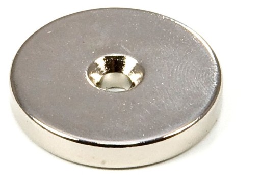 NEODYMOVÝ MAGNET 30x7,5/4,5x3 mm NA SKRUT