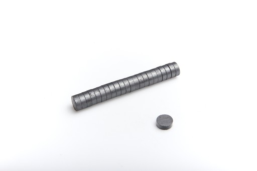 Cylindrický feritový magnet MW 12x4 F30 10 ks.