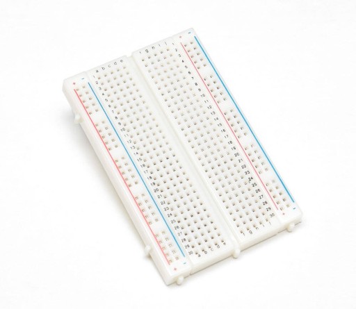 Prototyp dosky so 400 poliami + prepojky M-M M-F F-F