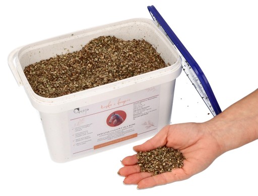 Konopné plevy 1,5 kg v škatuli Doplnok do krmiva pre zvieratá