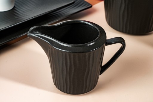 Porcelánová kanvička na mlieko 280 ml, matná čierna