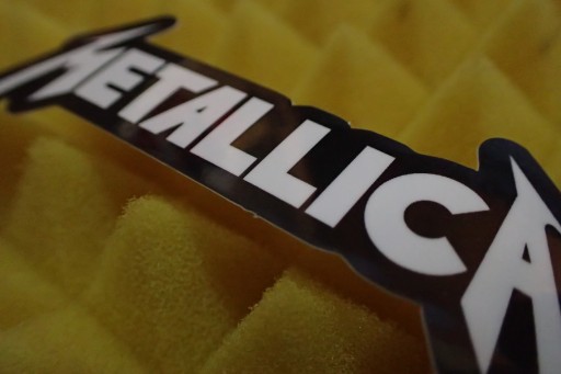 NÁLEPKA METALLICA 10,4 x 4,6 cm