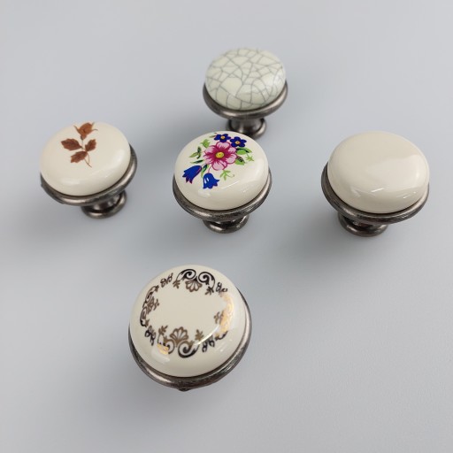 NÁBYTOK ÚCHYTKA ZÁSUVKA ÚCHYTKA SKRIŇKY RETRO PORCELÁN STARÝ STRIEBORNÝ VZOR