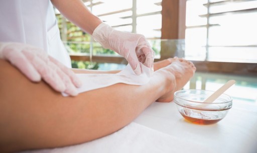 PROFESIONÁLNY DEPILAČNÝ VOSK v VALCI 100ml Pre hladké nohy a iné