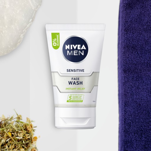 NIVEA MEN Sensitive čistiaci gél na tvár pre mužov 100 ml