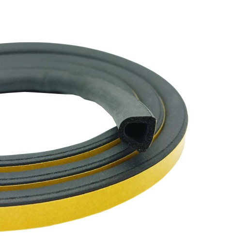 Čierne samolepiace tesnenie typ D 12x10mm