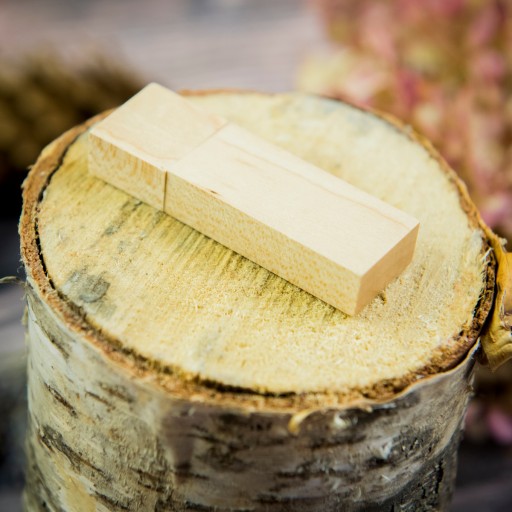 Wooden Pendrive Light Maple Narrow 16 GB