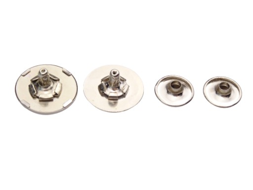 Magnetická spona na tašku s 2 striebornými nitmi 18 mm