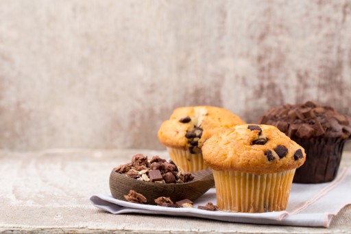 Biele košíčky na muffiny na pečenie x200