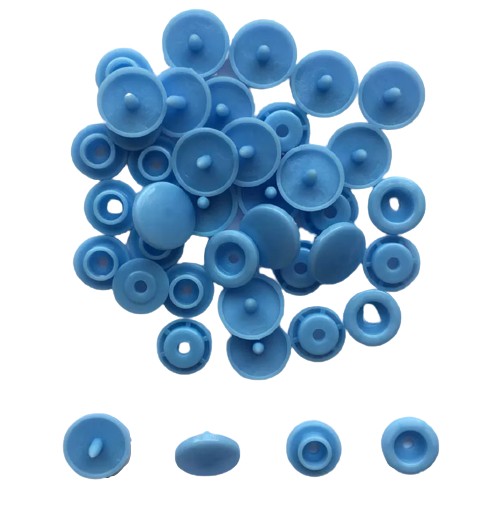 Plastové gombíky na oblečenie, Baby blue