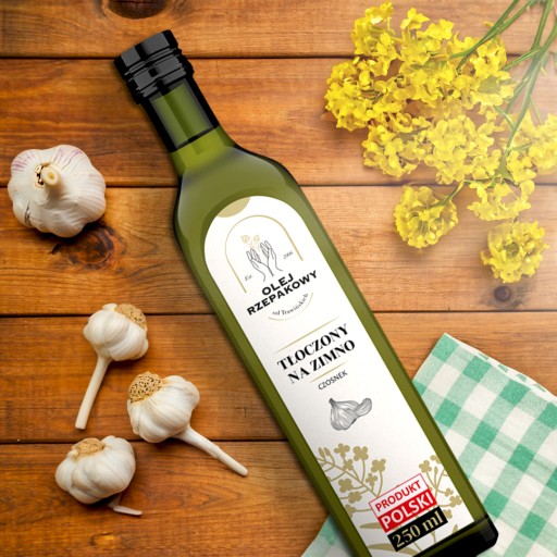 Za studena lisovaný repkový olej 250 ml s cesnakom