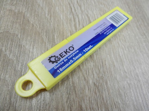 Čepele noža tapeciak, vymeniteľné, 18mm, zlomené, 10 ks