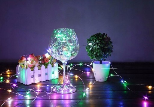 50 LED DEKORATÍVNYCH DRÔTOVÝCH LAMPIEL, PREVÁDZKA NA VIAC FAREBNÚ BATÉRIU